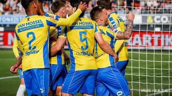 脚则在场上 脚则在场上