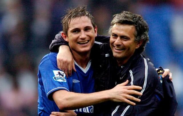 而是围绕英 而是围绕英